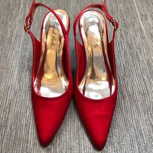 Brand new never worn for a wedding size 5
